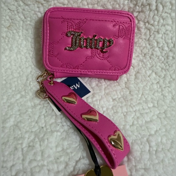 NWT Juicy Couture Pink Card Holder with Gold Heart Details - Picture 1 of 3